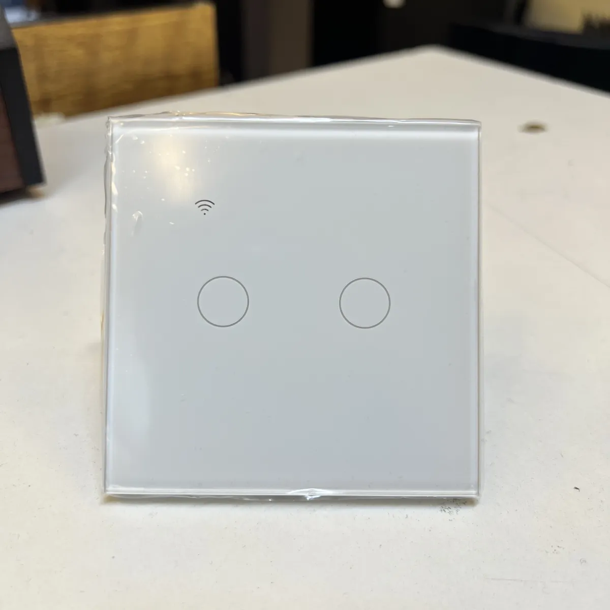 مفتاح إنارة ذكي لمس WiFi (Smart Touch Switch)
