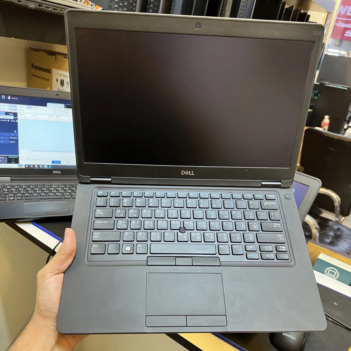 DELL E5490 ci7 8th ram 8 ssd 256 VGA 2G 14”
