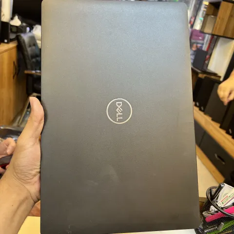 Dell e5500 ci5 8th ram 8 ssd 256 15.6