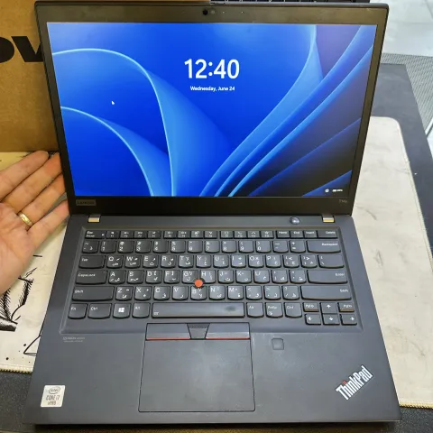 Lenovo t14s ci7 10th ram 8 ssd 256 14” FHD