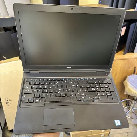 DELL 5590 ci7 8th ram 8 ssd 256 15.6