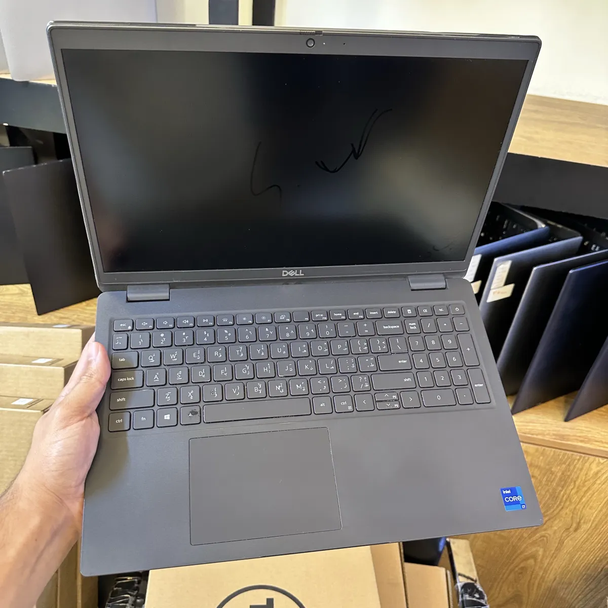 Dell e3520 ci7 11th ram 8 ssd 256 15.6