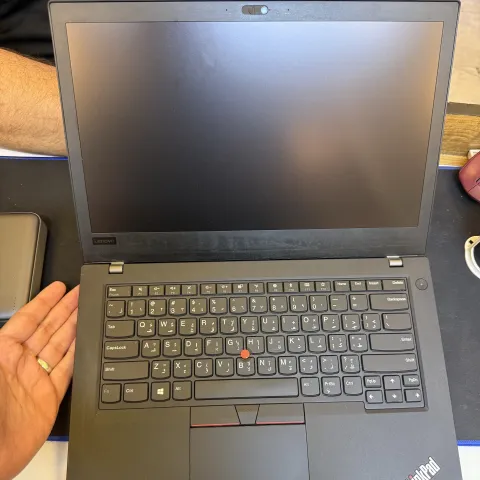 lenovo t480 ci5 8th ram 8 ssd 256 14” لمس