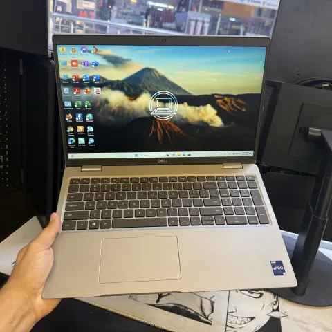 DELL E5531 ci5 12600H ram 8 DDR5 SSD 256 15.6