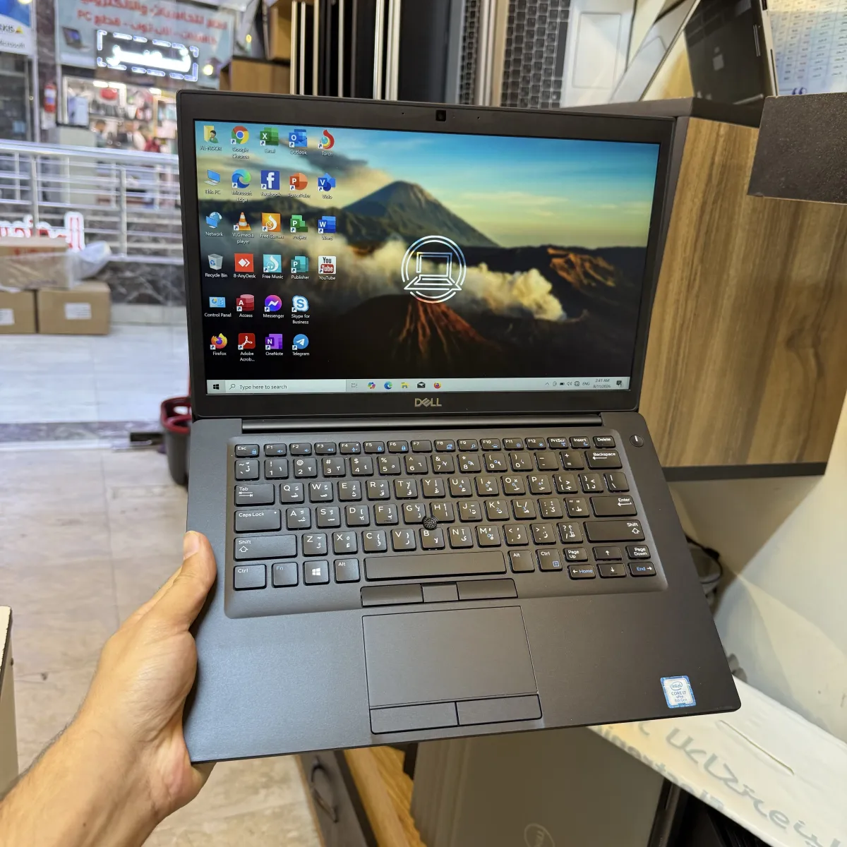 DELL E7490 ci7 8th ram 8 ssd 256 14” FHD