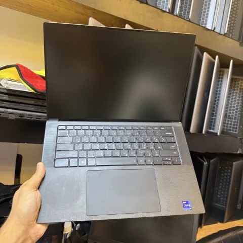 Dell precision 5560 ci9 11950H ram 16 ssd 512 RTX A2000 4G 15.6 FHD+
