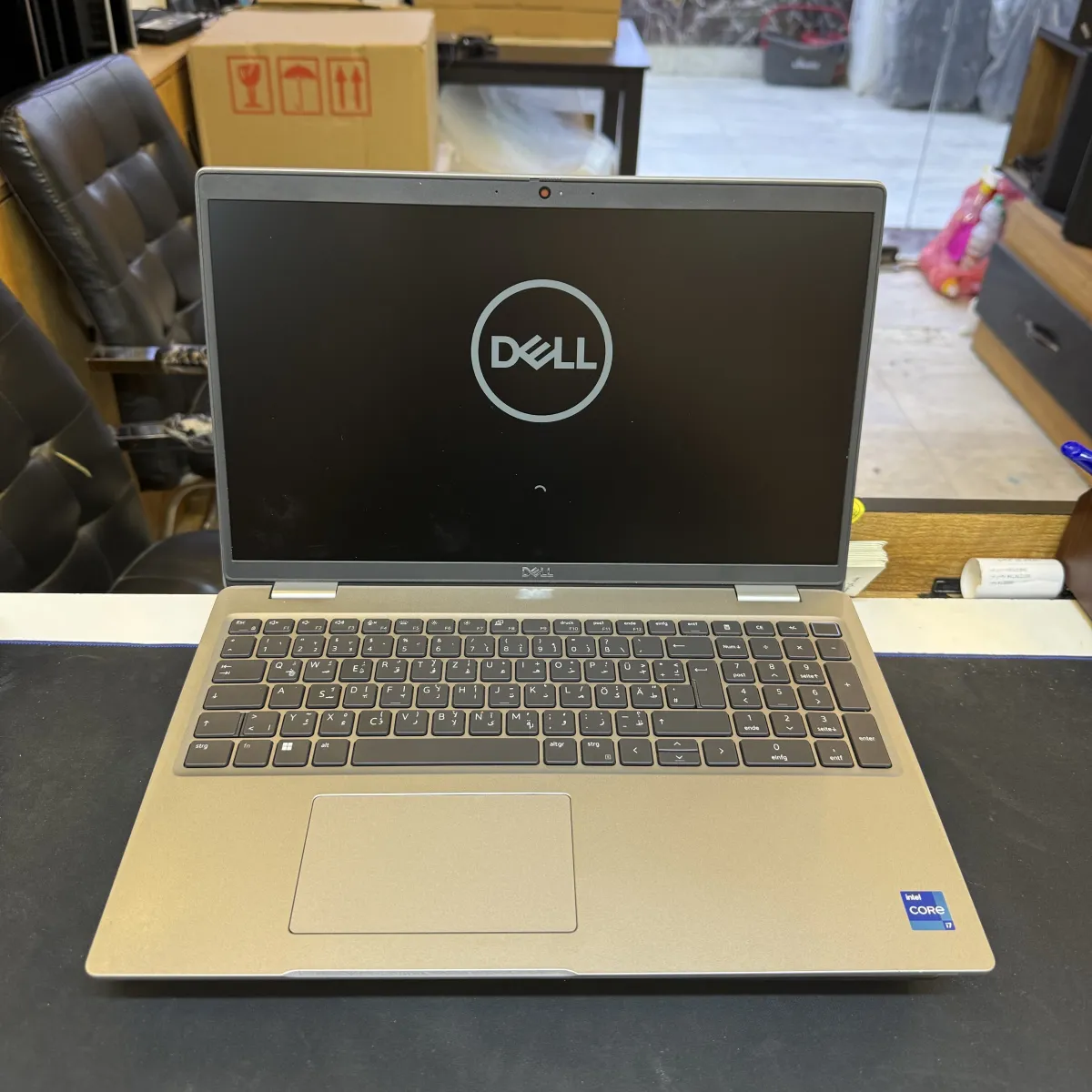 DELL E5521 ci7 11850H ram 16 ssd 512 VGA 2GB mx 450 15.6 FHD