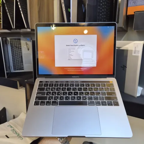 MacBook Pro 2019 ci5 RAM 8 ssd 256 13”